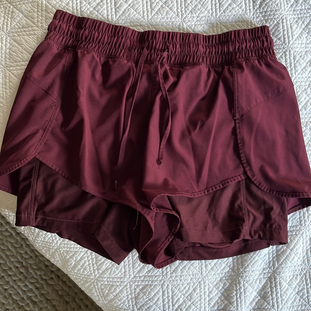 Running/workout shorts with compression liner